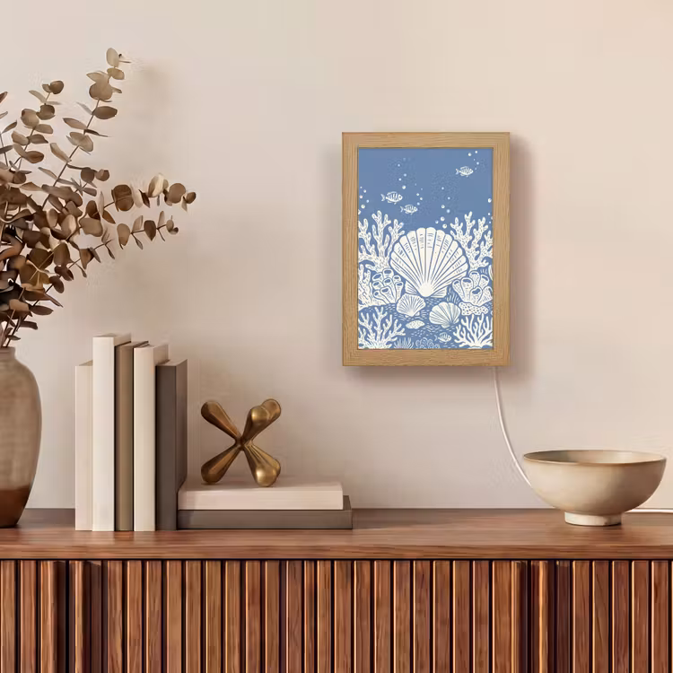 Zeeleven - Koraal - Schelp - Vis - Illustratie - Onderwater Light Box met kabel (Tafellamp) klein -sfeer2