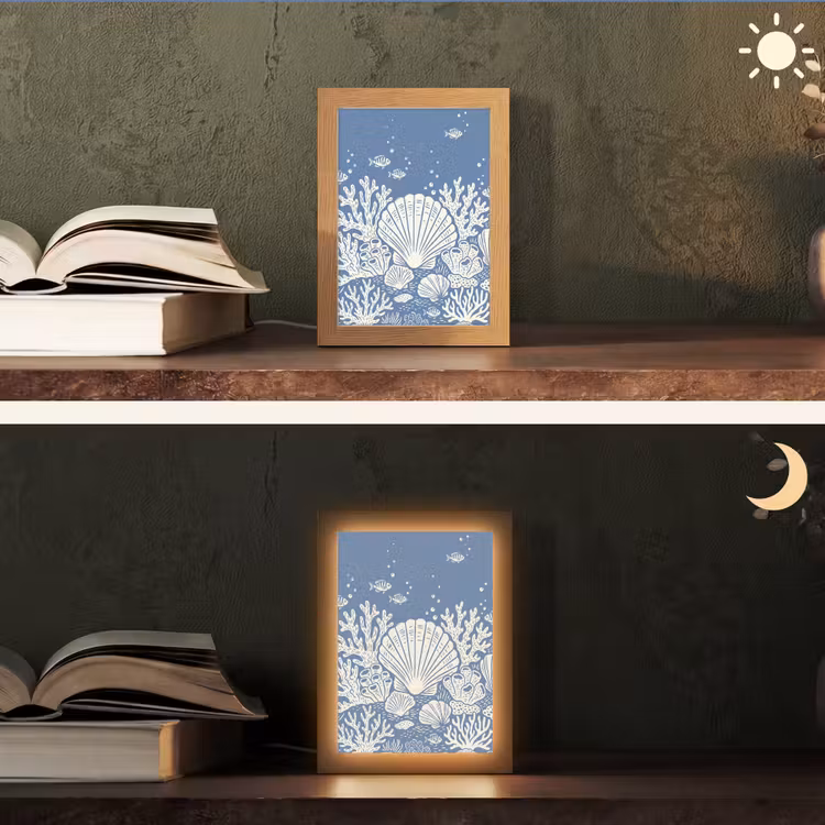 Zeeleven - Koraal - Schelp - Vis - Illustratie - Onderwater Light Box met kabel (Tafellamp) klein -sfeer3