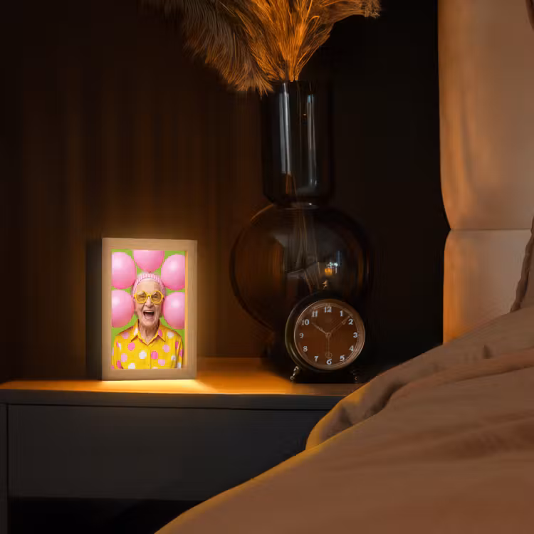Mens - Ballonnen - Feest - Kleurrijk - Roze Light Box met kabel (Tafellamp) klein -sfeer1