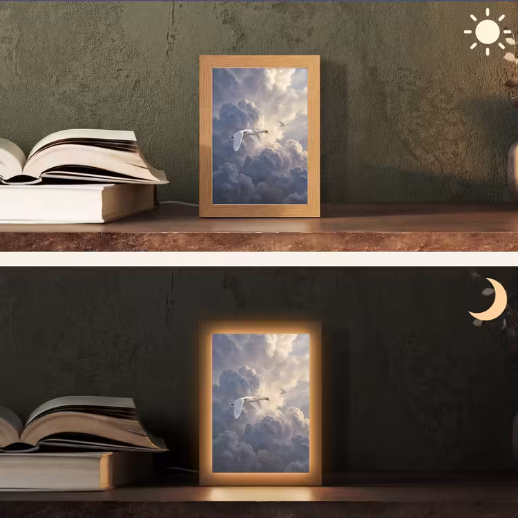 Vogel - Vliegend - Natuur - Wit - Wolken Light Box met kabel (Tafellamp) klein -sfeer3
