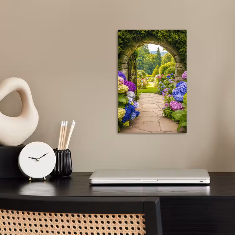 Doorkijk - Poort - Hortensia - Bloementuin poster papier klein -sfeer1
