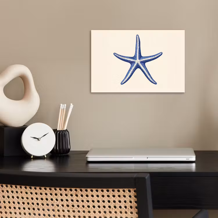 Blauwe zeester - Minimalistisch - Beige poster papier klein -sfeer1