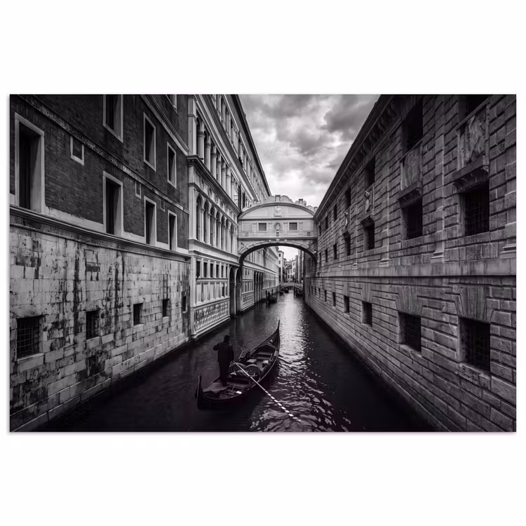 Boot - Waterweg - Stad - Zwart-wit - Architectuur poster papier klein -3d