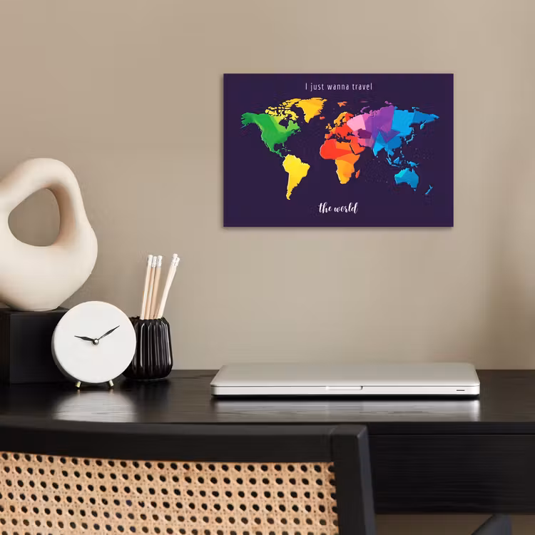 Kleurrijk - Wereldkaart - Travel - Quote poster papier klein -sfeer1