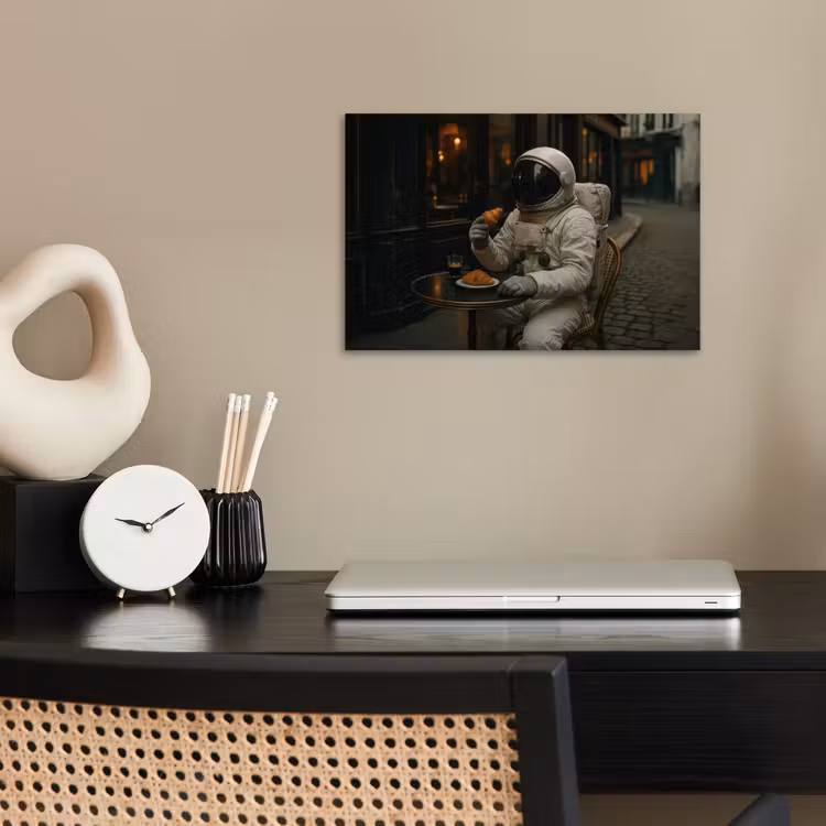 Café - Croissant - Koffie - Astronaut poster papier klein -sfeer1