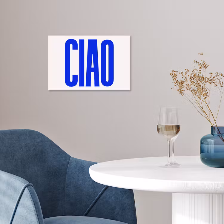 Ciao - Hoofdletters - Blauw - Minimalistisch poster papier klein -sfeer3