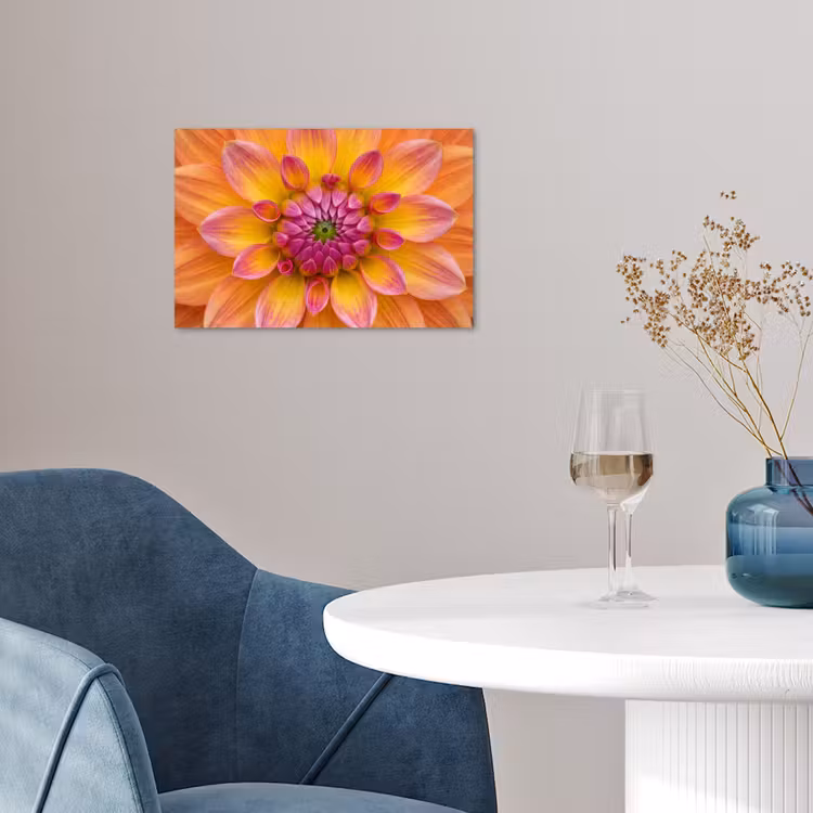 Dahlia - Bloem - Oranje poster papier klein -sfeer3