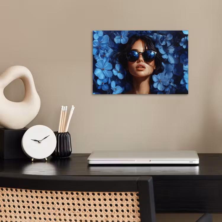 Vrouw - Blauw - Bloemen - Vlinders - Natuur poster papier klein -sfeer1