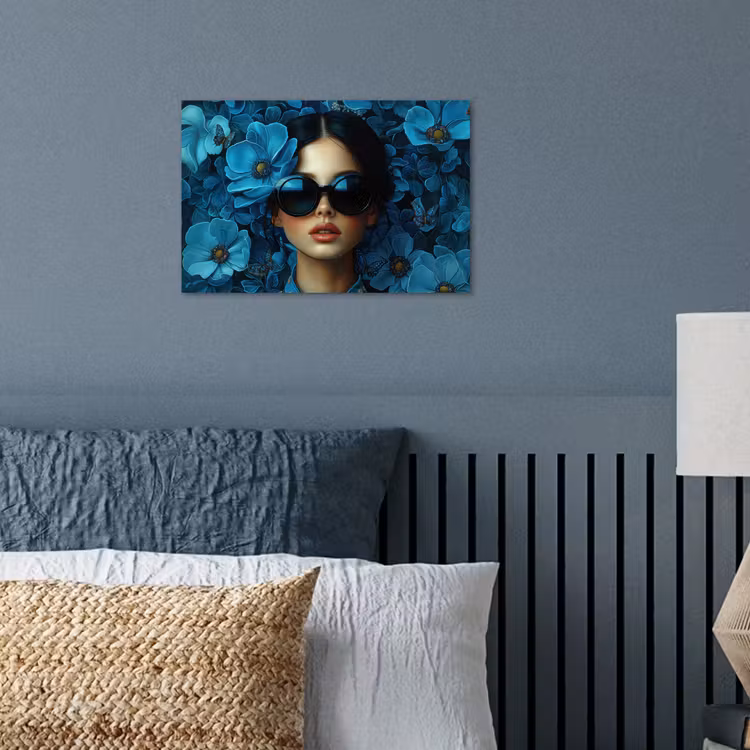 Vrouw - Bloemen - Blauw - Aesthetic - Luxe poster papier klein -sfeer2