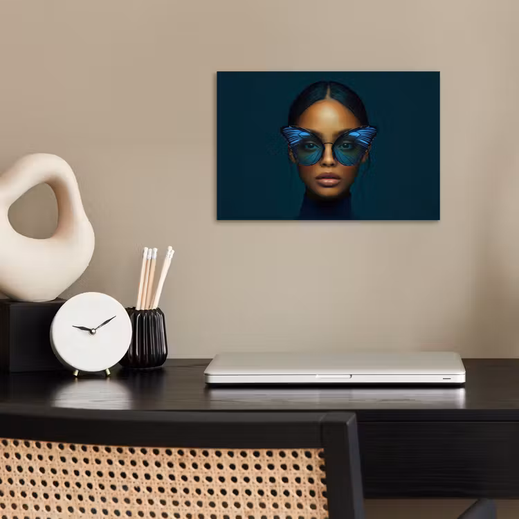 Vrouw - Vlinder - Bril - Blauw - Modern - Portret poster papier klein -sfeer1