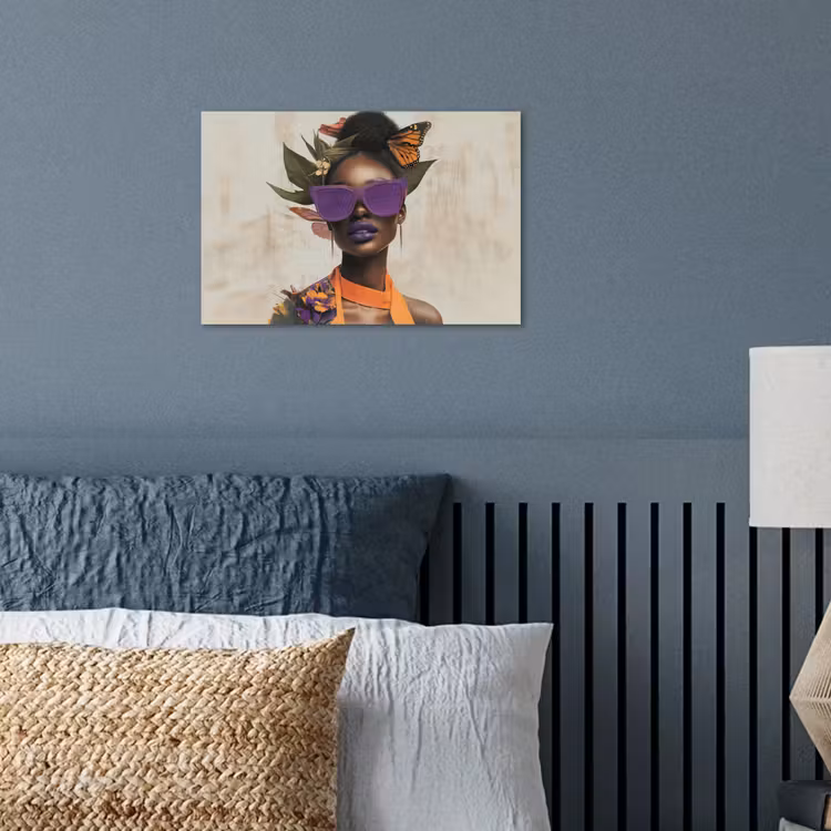 Vrouw - Zonnebril - Vlinder - Bloemen poster papier klein -sfeer2