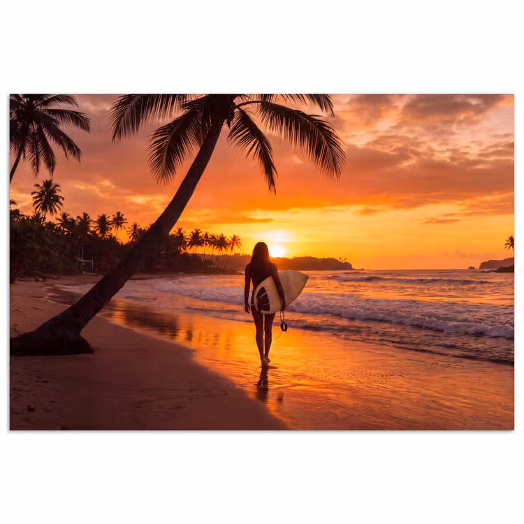Vrouw - Surfplank - Strand - Zonsondergang - Oranje poster papier klein -3d