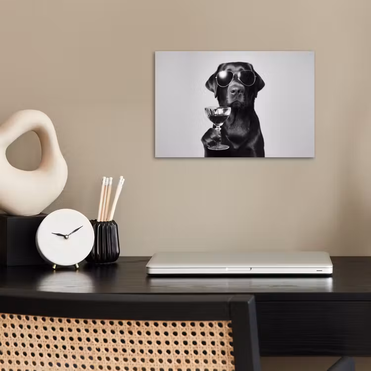 Hond - Zwart - Wijnglas - Zonnebril poster papier klein -sfeer1