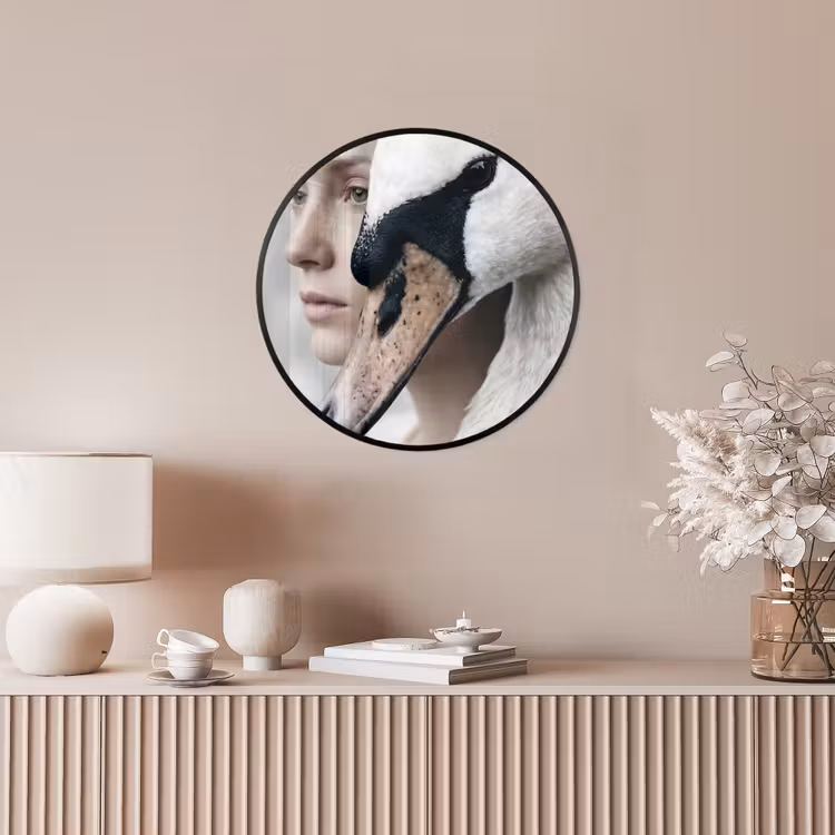Vrouw - Zwaan - Wit Fotolijst rond zonder passe partout klein -sfeer3