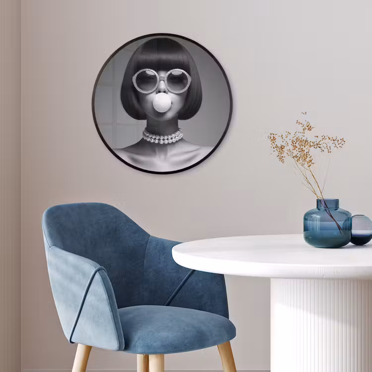 Vrouw - Zwart Wit - Ketting - Zonnebril Fotolijst rond zonder passe partout klein -sfeer2
