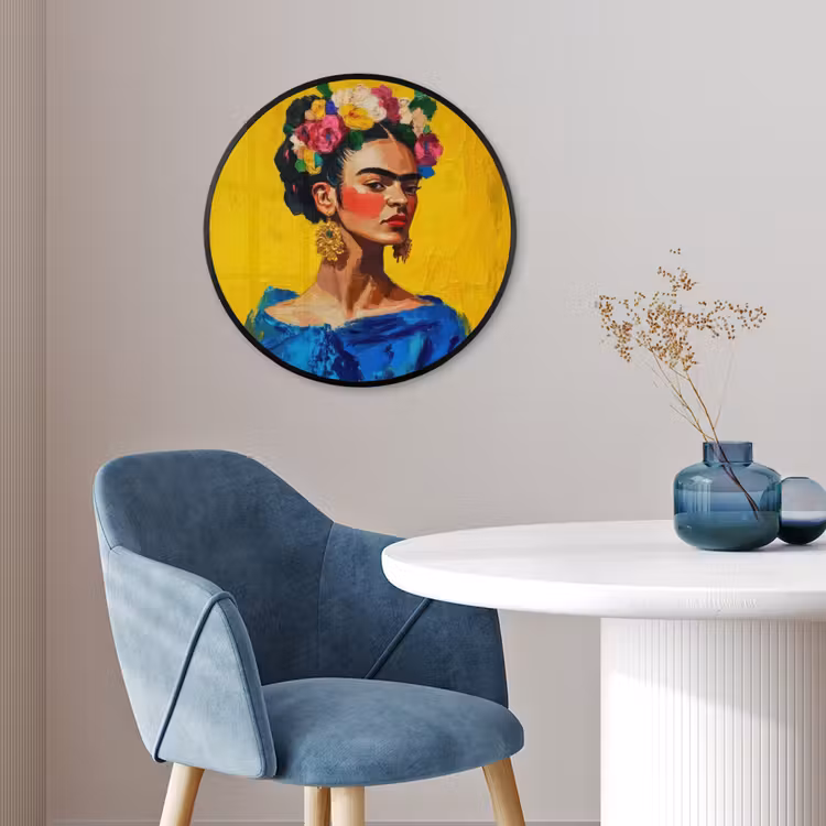Frida Kahlo - Vrouw - Geel - Blauw - Bloemen Fotolijst rond zonder passe partout klein -sfeer2