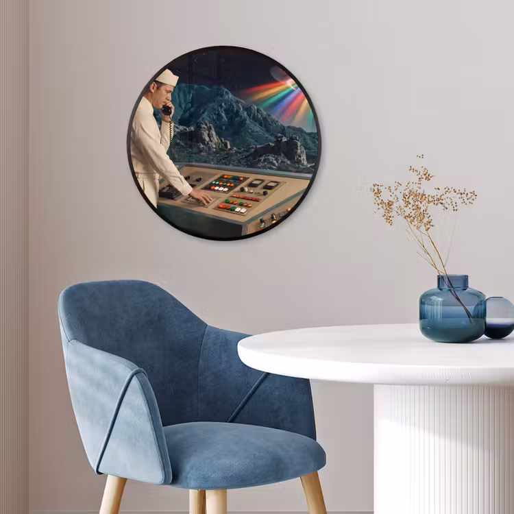 Poster im Rahmen Rund - Mann – Kontrollraum – Strand - Man - Controlekamer - Strand Fotolijst rond zonder passe partout klein