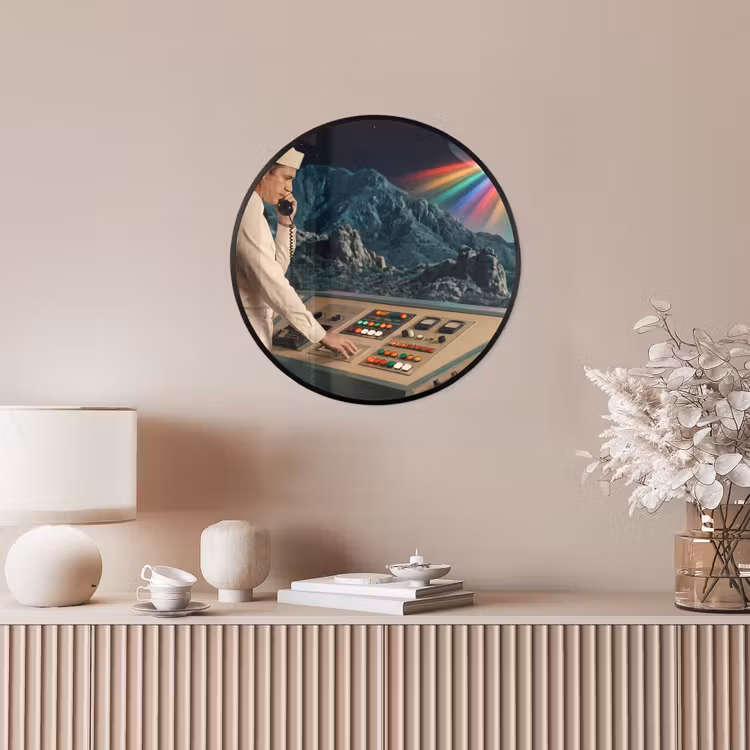 Poster im Rahmen Rund - Mann – Kontrollraum – Strand - Man - Controlekamer - Strand Fotolijst rond zonder passe partout klein
