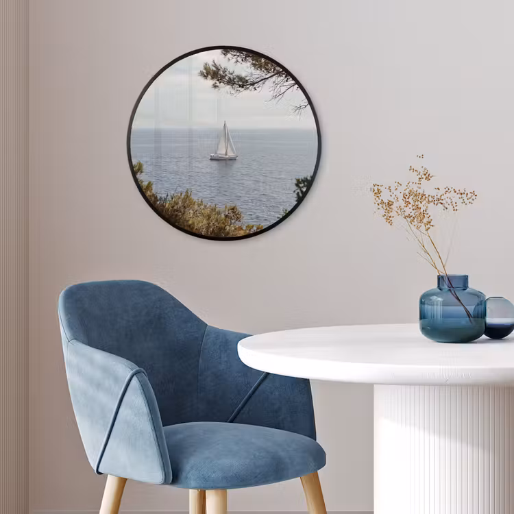 Poster im Rahmen Rund - Segelboot – Bäume – Wasser - Zeilboot - bomen - water Fotolijst rond zonder passe partout klein