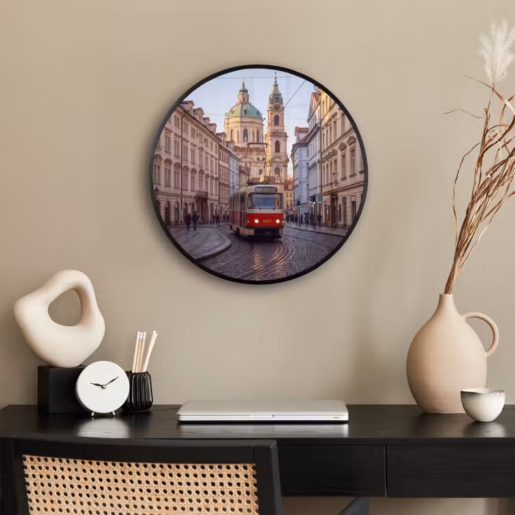 Tram - Straat - Stadsgezicht - Klassiek - Rood Fotolijst rond zonder passe partout klein -sfeer1