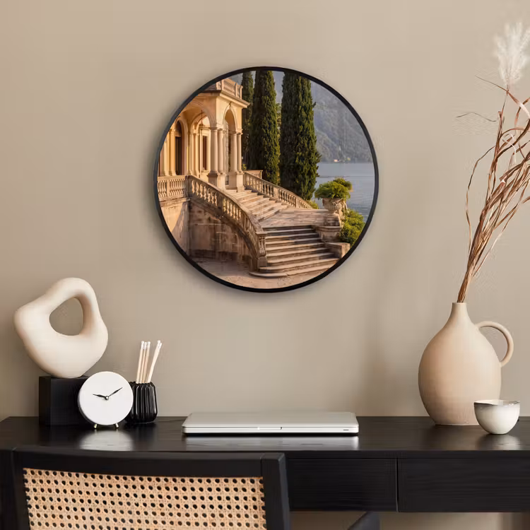 Poster im Rahmen Rund - Villa – Wasser – Treppen - Villa - water -trappen Fotolijst rond zonder passe partout klein