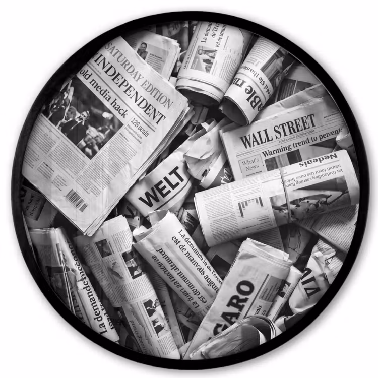 Krant - Stapel - Nieuws - Zwart-wit Fotolijst rond zonder passe partout klein -3d