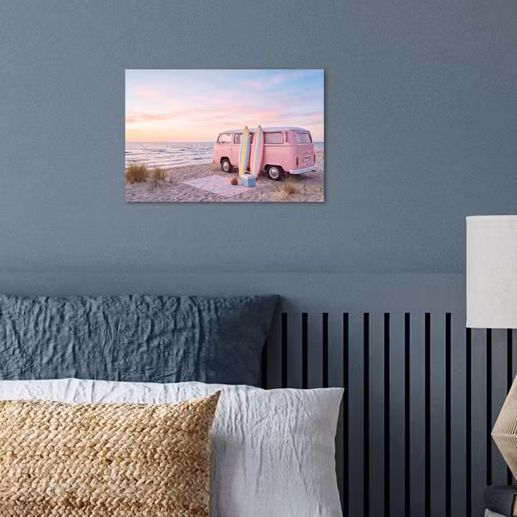 Busje - Strand - Surfplank - Zomer - Roze poster papier klein -sfeer2