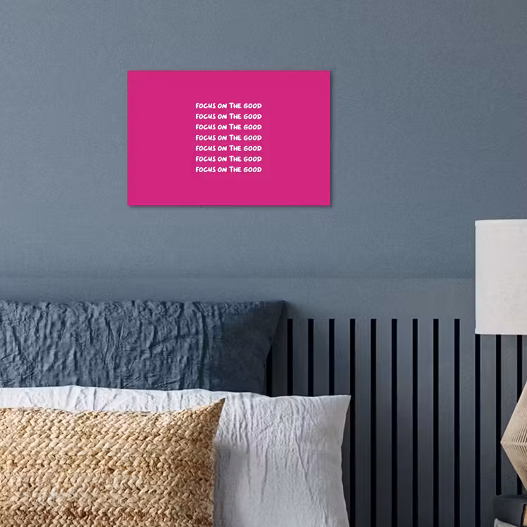 Focus on the good - Roze - wit poster papier klein -sfeer2