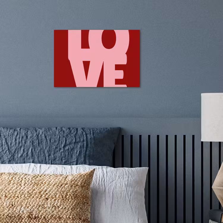 Love - Rood - Blokletters poster papier klein -sfeer2