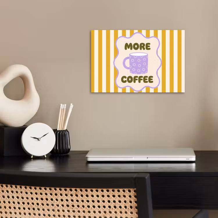 More coffee - Geel - Paars - Strepen - Mok poster papier klein -sfeer1