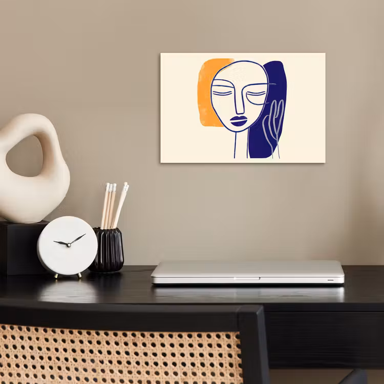 Minimalistisch - Gezicht - Hand - Oranje - Blauw poster papier klein -sfeer1