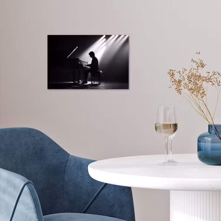 Persoon - Piano - Muziek - Zwart-wit - Podium poster papier klein -sfeer3