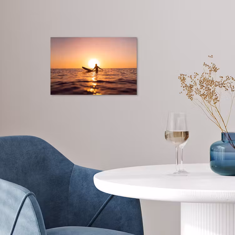Persoon - Surfen - Zonsondergang - Zee - Oranje poster papier klein -sfeer3