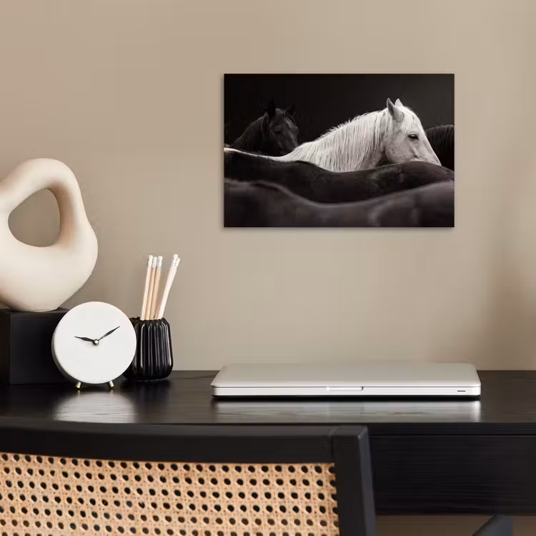 Paarden - Zwart - Wit - Kudde poster papier klein -sfeer1