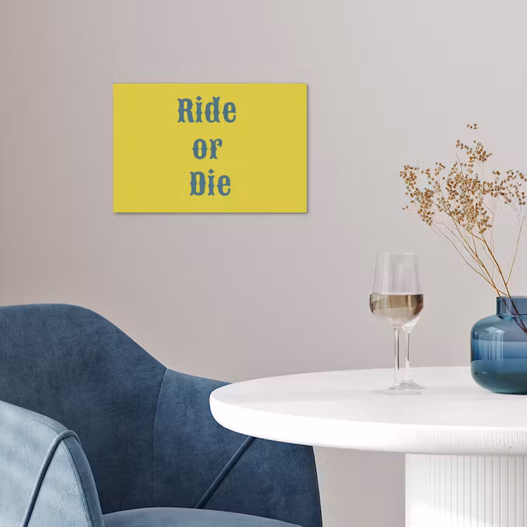 Ride or die - Geel - Blauw poster papier klein -sfeer3