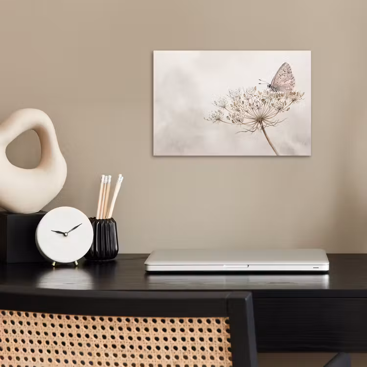 Vlinder - Bloem -Natuur - Beige poster papier klein -sfeer1