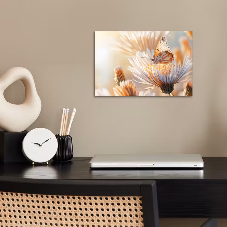 Vlinder - Bloem - Oranje poster papier klein -sfeer1