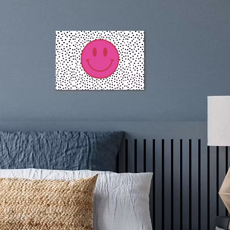 Smiley - Roze - Stippen poster papier klein -sfeer2