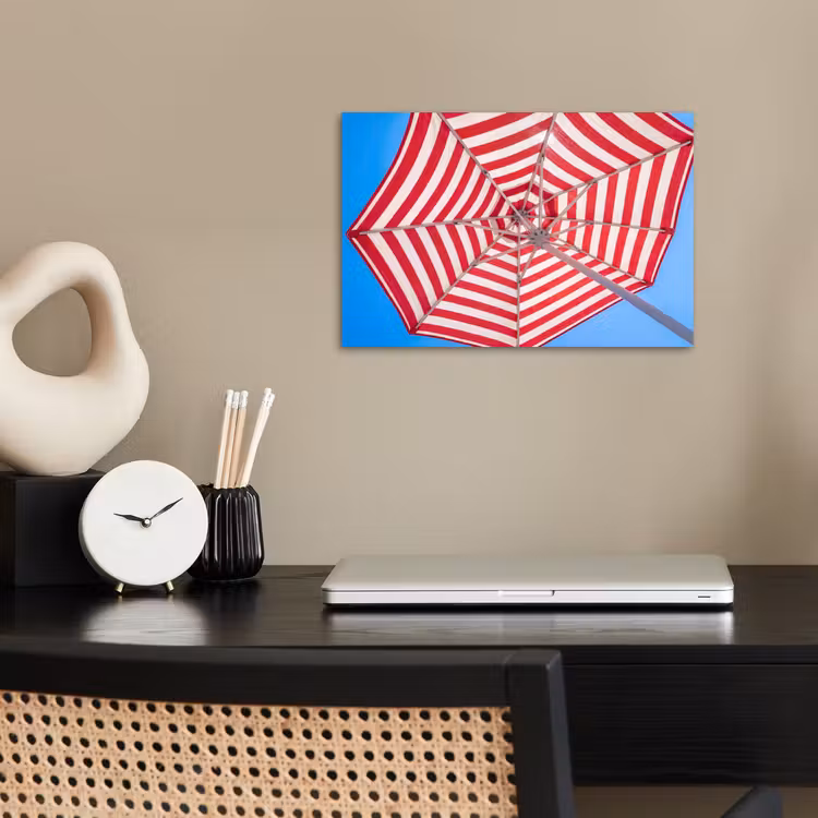 Parasol - Strepen - Zomer - Rood - Blauw poster papier klein -sfeer1