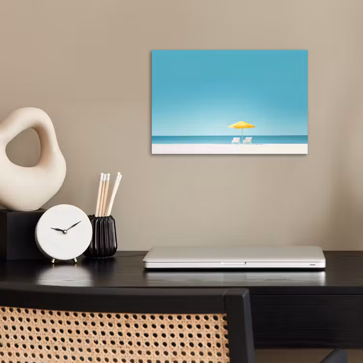Strand - Blauwe lucht - Geel - Parasol poster papier klein -sfeer1