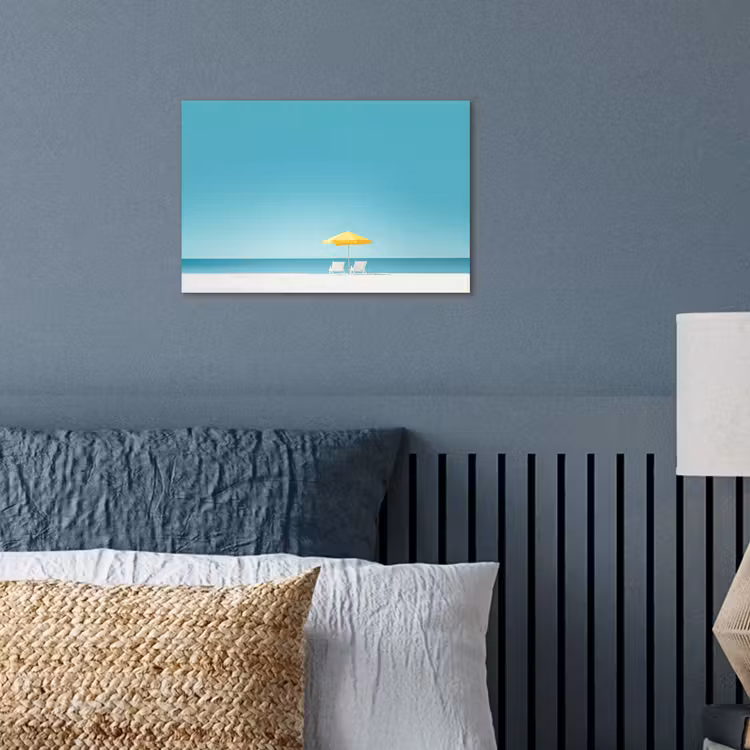Strand - Blauwe lucht - Geel - Parasol poster papier klein -sfeer2
