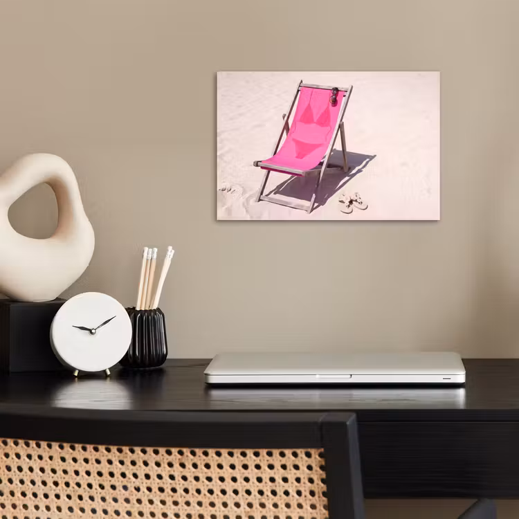 Strand - Ligstoel - Badkleding - Zomer - Roze poster papier klein -sfeer1