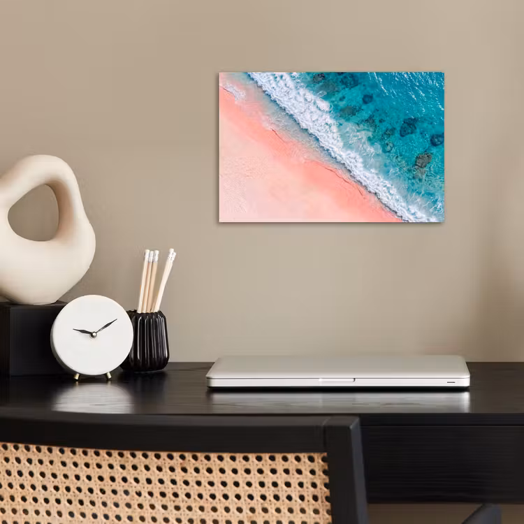 Strand - Oceaan - Golven - Roze Zand - Natuur poster papier klein -sfeer1