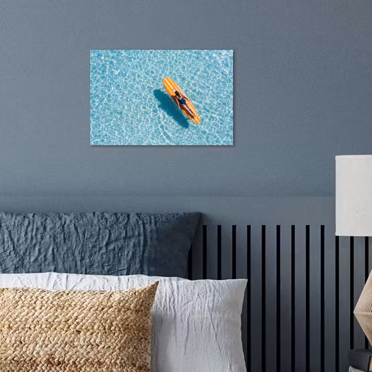 Surfboard - Water - Badpak - Oranje poster papier klein -sfeer2