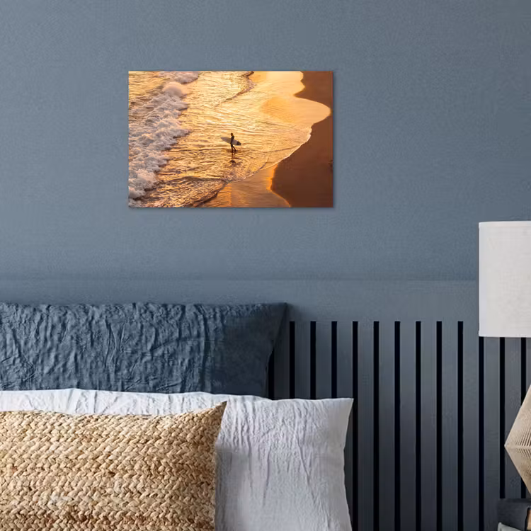 Surfer - Strand - Zonsondergang - Oceaan - Goud poster papier klein -sfeer2