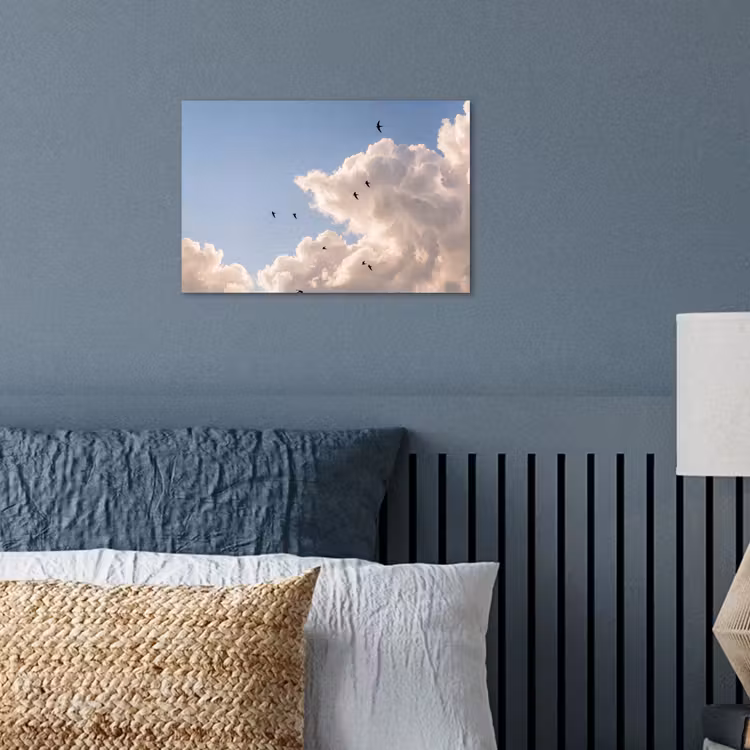 Vogel - Vlucht - Wolken - Natuur - Blauw poster papier klein -sfeer2