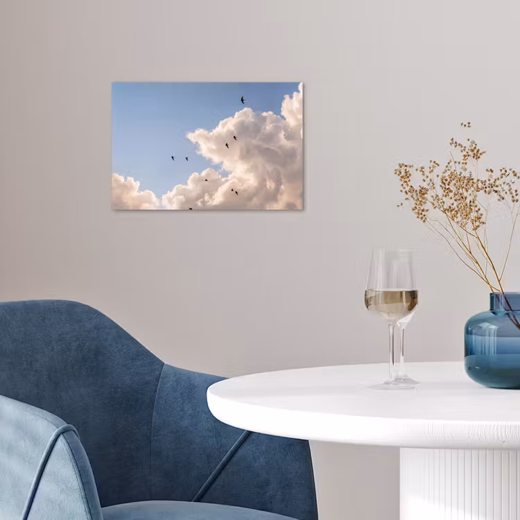 Vogel - Vlucht - Wolken - Natuur - Blauw poster papier klein -sfeer3
