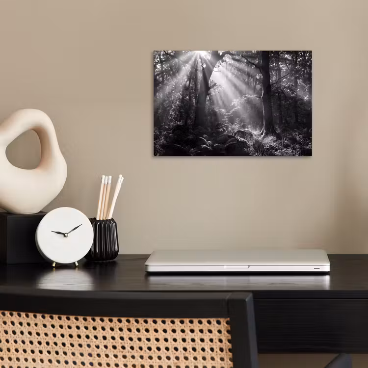 Bos - Lichtstralen - Natuur - Zwart-wit poster papier klein -sfeer1