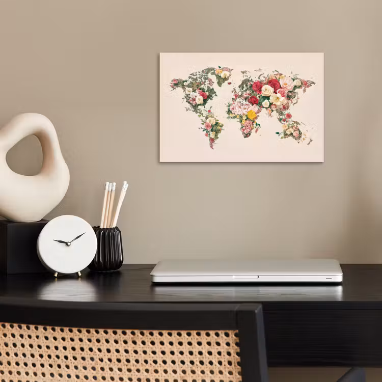 Wereldkaart - Bloemen - Roze poster papier klein -sfeer1