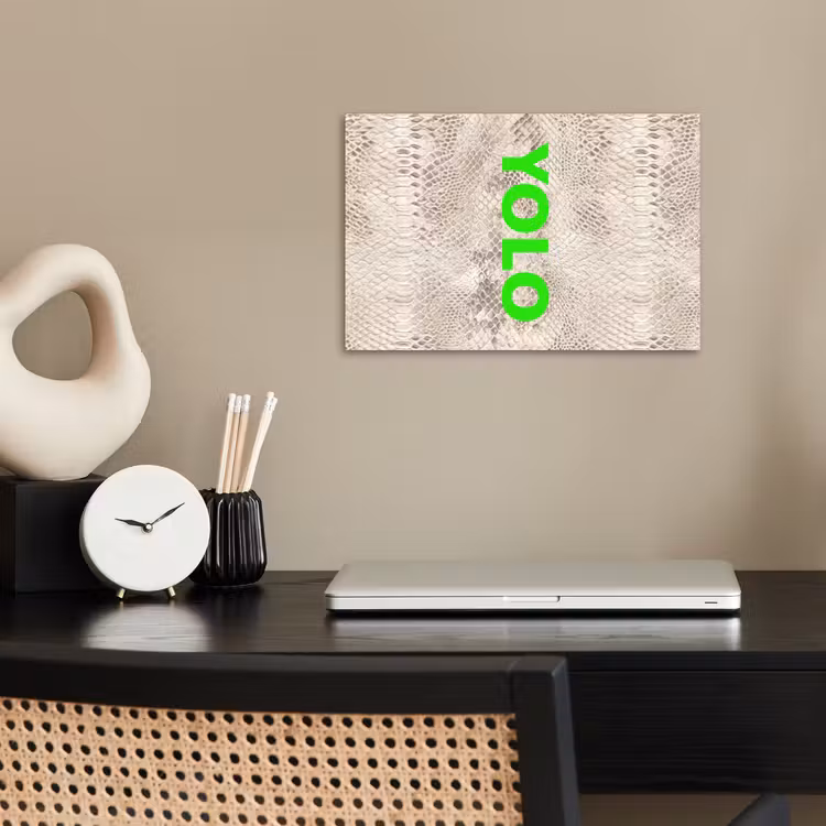 YOLO - Groen - Neon - Slangenprnt poster papier klein -sfeer1